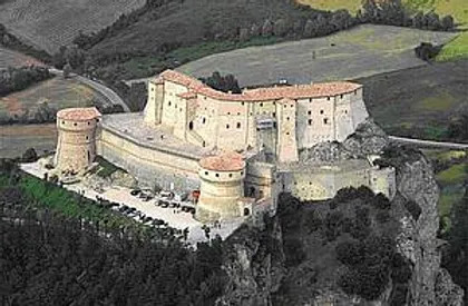 San Leo: Un piccolo borgo con una grande storia